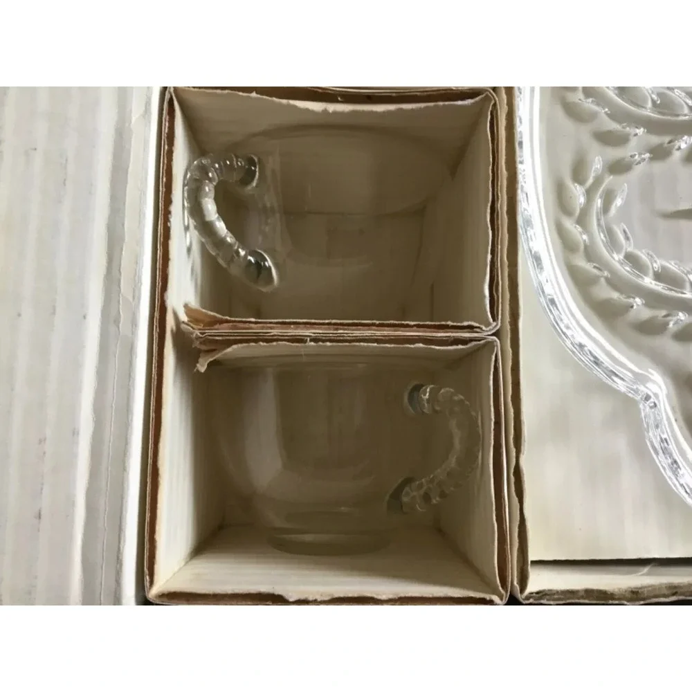 Vintage Federal Glass Company Hospitality Snack Set Four Plates and 4 Cups MCM‎